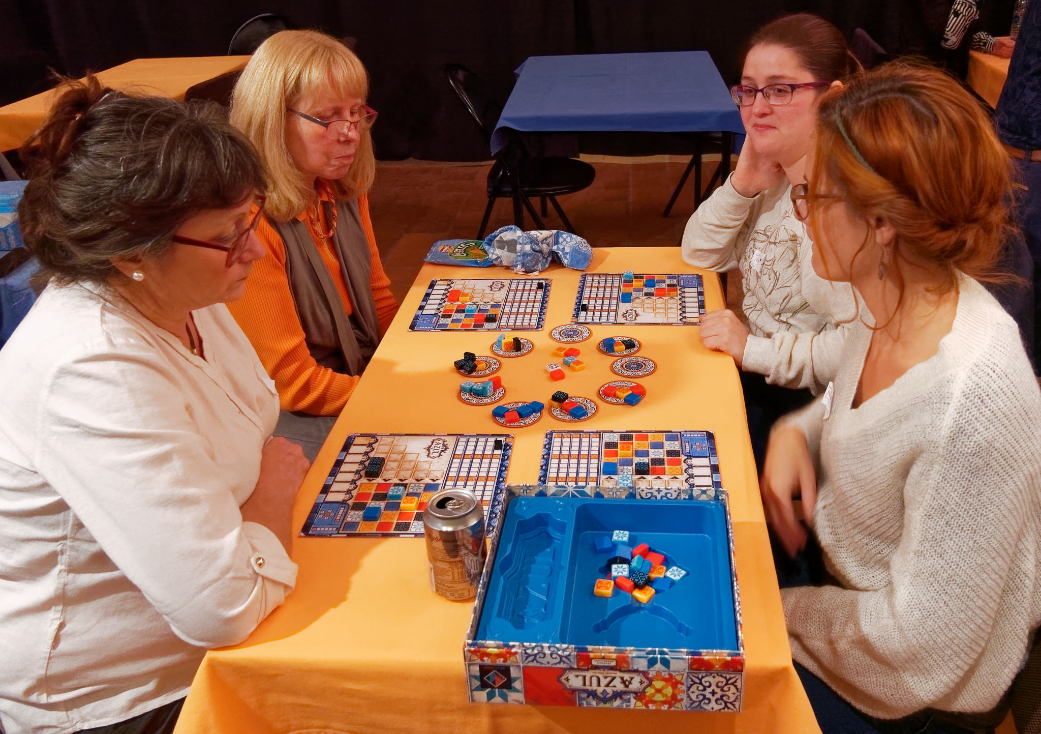 Azul : Le plus beau des jeux de logique  Jeux de logique, Jeux, Jeux de  société